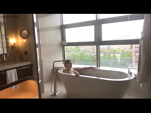 ❤️ Hiiglaslik beib kirglikult oma tussu riivimas vannitoas ☑ Kõva porno at us ☑